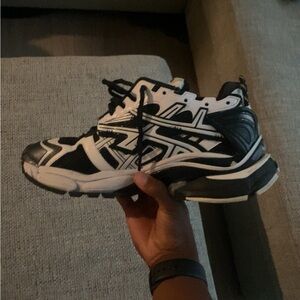 Balenciaga runners size 43